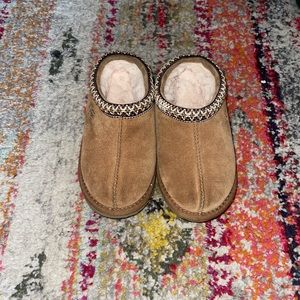 Ugh slippers size 13